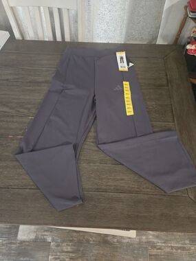 NWT adidas Women's Active Wide Leg Pants Grey Strata Grey Size Small Zip Pockets